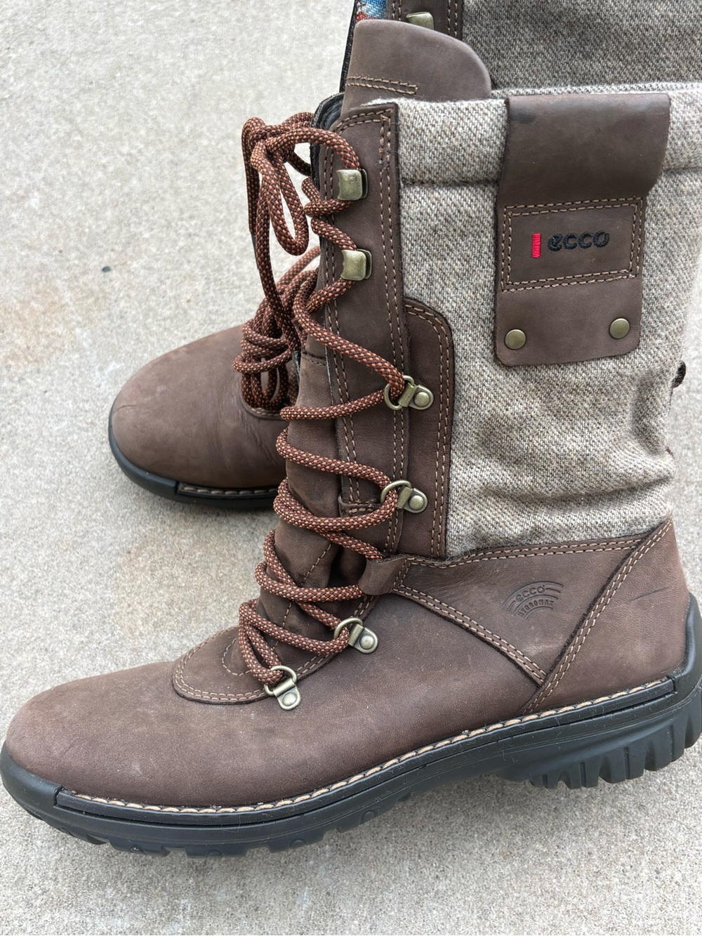 Ecco Brown Leather and Tan Wool Lace-Up Boots EU 39